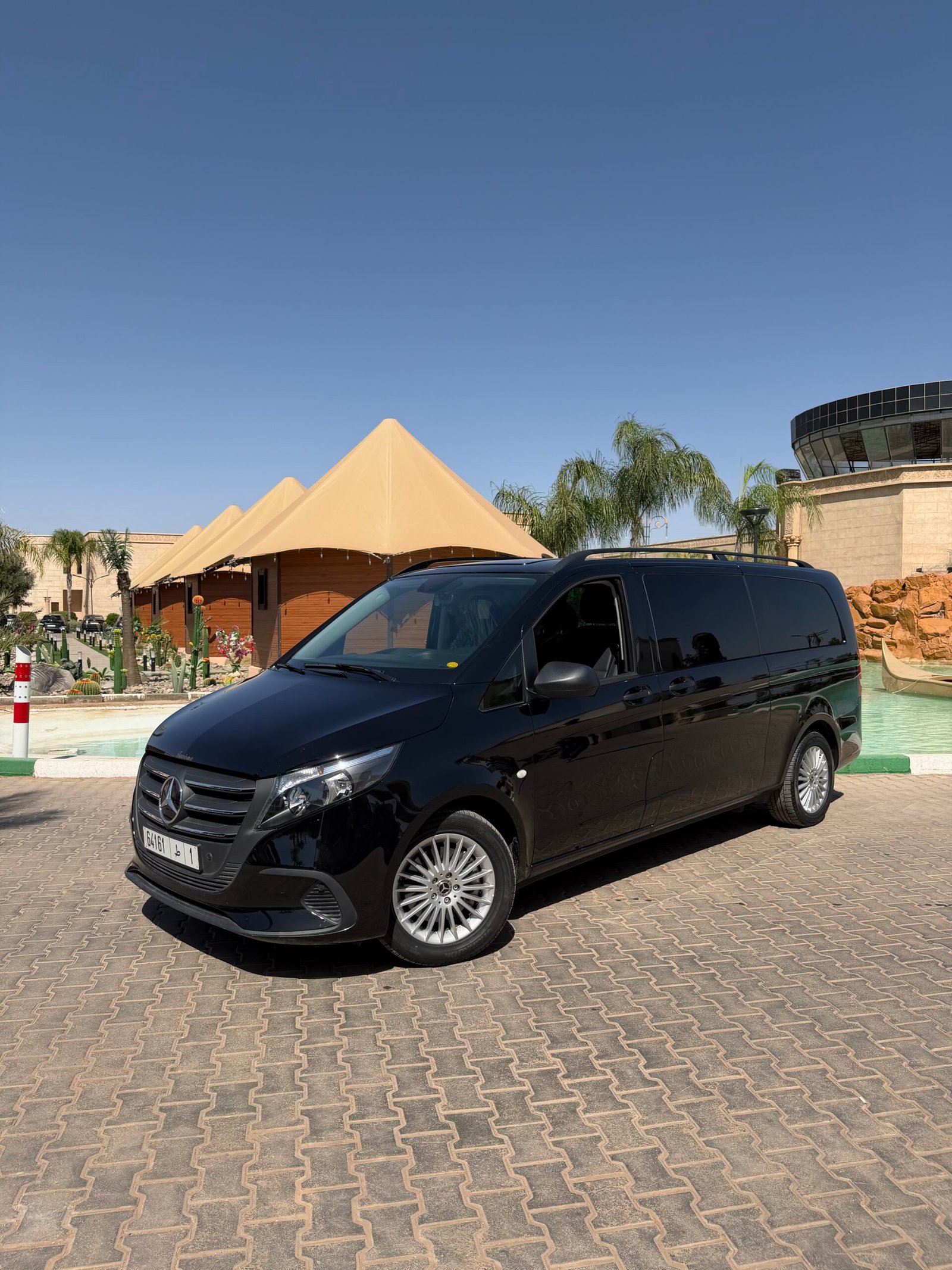 Executive van tourist transport Marrakech — Red City Chauffeur